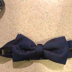 Bow tie